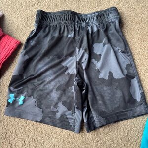 Boys size 4 shorts